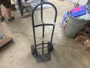 Milwaukee Two-Wheeler 800 LB Capacity