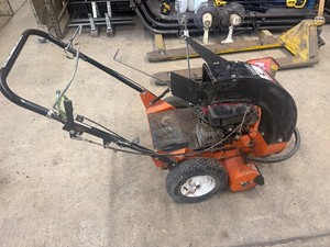 Crary Bear Cat 4-inch Wood Chipper and Vacuum