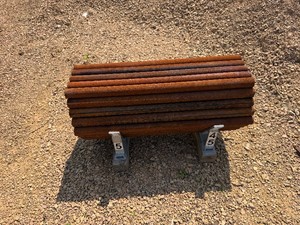 1 bundle of 61 pieces of Bare Steel Pipes 35-716 long, Does not include racks