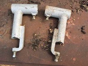 Two  2 Bent Arm Corner Upright for Offset Vertical Pipe
