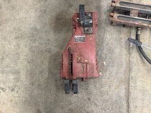 Milwaukee Bandsaw Vise (Bolts to Pick Up Truck Bumper)