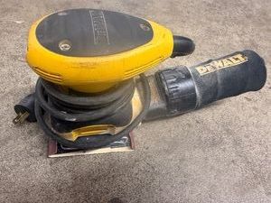 DeWalt Electric Palm Sander D26441