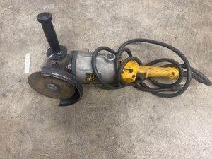 DeWalt Electric Angle 6 Diameter Grinder DW493