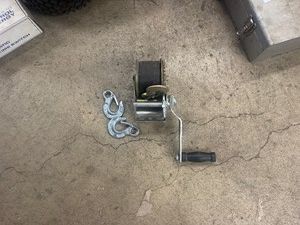 Hand Crank Winch with Two J Hooks