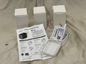 MI 3 - Universal USB Travel Charger Adapter With Case & Instructions Lot of 4