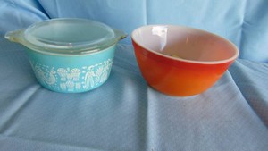 2-Vintage Pyrex Pieces, A little bit of ware on them