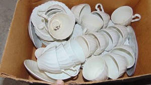 English White Dinnerware Set