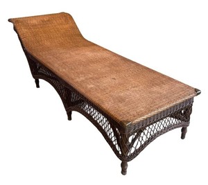 MB - Antique American Victorian Wicker and Rattan Chaise Lounge Daybed