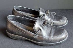 LR - Womens Prada Leather Loafers Size 37.5