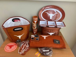 MB - Texas Longhorns Tailgate Cooler & Accessories Mixed Lot