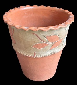 LR - Decorative Terracotta Planter - Floral Leaf Motif 13in