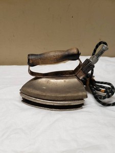 Lady Dover 550 Watts 105-115 Volts Electric Iron