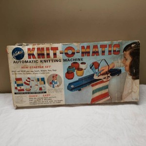 Kenners Knit-O-Matic Automatic Knitting Machine
