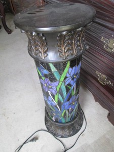 Beautiful floral themed Stained gla...