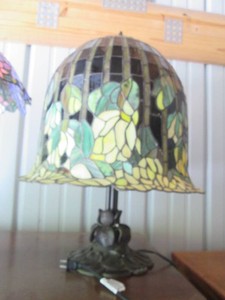 Floral themed heavy table lamp with...