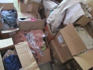 (6) Boxes with a variety of womens...