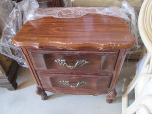 Vintage Clawfoot style wood 2-drawe...