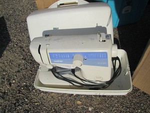 Brother LS-2125i sewing machine wit...