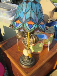 Heavy duty table lamp with Tiffany ...