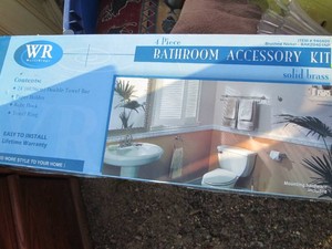 4pc Bathroom accessory set in origi...