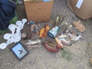 Wildlife themed figures, wall art, ...