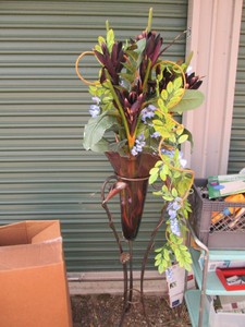 Decorative metal stand with Glass c...