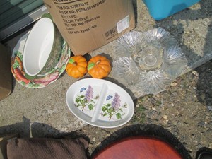 Mixture of glass and ceramic servin...