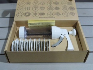 The Pampered Chef Cookie Press