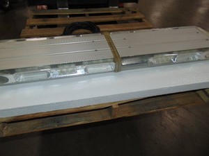 Whelen IX8BRBR is a specific 48-inch LED emergency warning lightbar Liberty II series, featuring red and blue lighting.