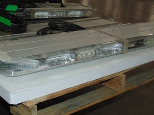 Whelen IX8BRBR is a specific 48-inch LED emergency warning lightbar Liberty II series, featuring red and blue lighting.