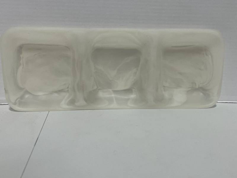 Nashi Swirl Resin Classic 3 Section White Tray 16 X 6 Retail $125