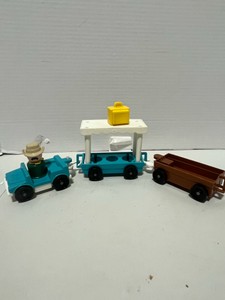 1984 Fisher Price Little People Train with Accessories