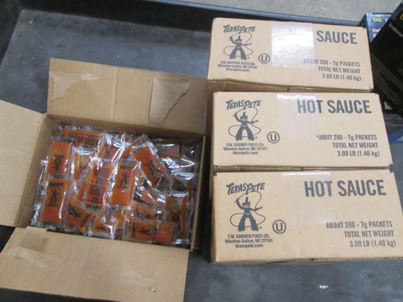 800 Packs Texas Petes hot sauce