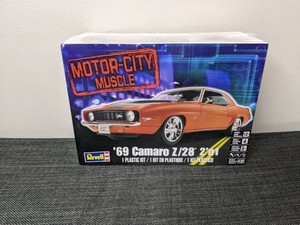 Revell 69 Camaro Z28 2n1 Model Kit 125, Orange - Brand New