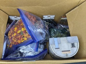 Train Accessories Hudson Building, Bachmann Switch Tower, Lemax Accessories, Etc