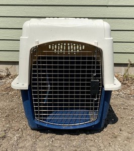 Plastic Dog Crate 30 x 22 x 25, Blue & Cream