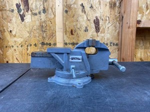 Central Machinery 3 Table Vise