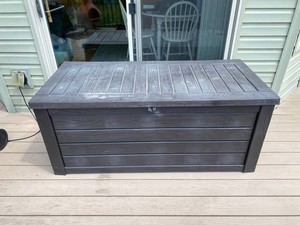Keter Healy Heavy Duty Faux-Wood Outdoor Storage Box 60.5 x 28 x 25, Black