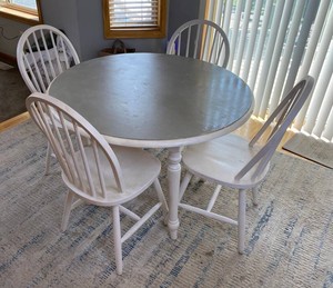 Wood Round Pedestal Dining Table 42 x 29.5, With 4 Chairs, White & Mint Green