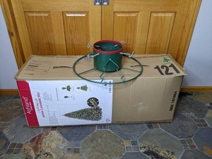Ashland Jasper Cashmere 7.5 Pre-Lit Christmas Tree With Live Tree Stand