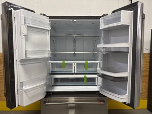 Cafe Standard-Depth Hot Water Dispenser 27.8-cu ft 36-in Wide French Door Refrigerator with Ice Maker MSRP $3,689 (read description)