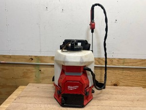 $499 Milwaukee M18  SWITCH TANK , M18 4-Gallon Backpack Sprayer w SWITCH TANK, Tank Size 4 Gal, Flow 0.52 GPM, Pressure 140 PSI, Model# 3019-21PS