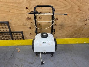 $225 Master Mfg, MASTER GARDENER SPRAY 9 GAL, Tank Size 9 Gal, Flow 1 GPM, Pressure 40 PSI, Model# PCD-E3-009B-MM