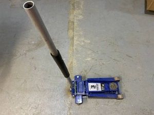 Strongway Professional Service Floor Jack, 3-Ton Capacity #113078 Msrp $179.99