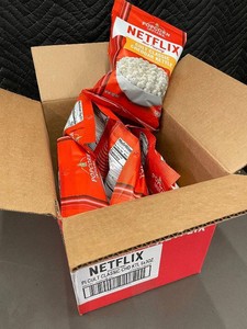 Popcorn Indiana Netflix Cult Classic Cheddar Kettle 6x3oz