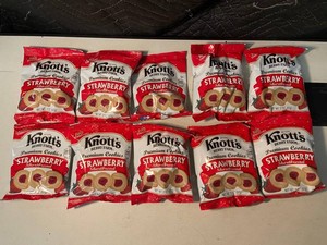 Knotts Berry Farm Strawberry Shortbread Cookies (10-Pack)