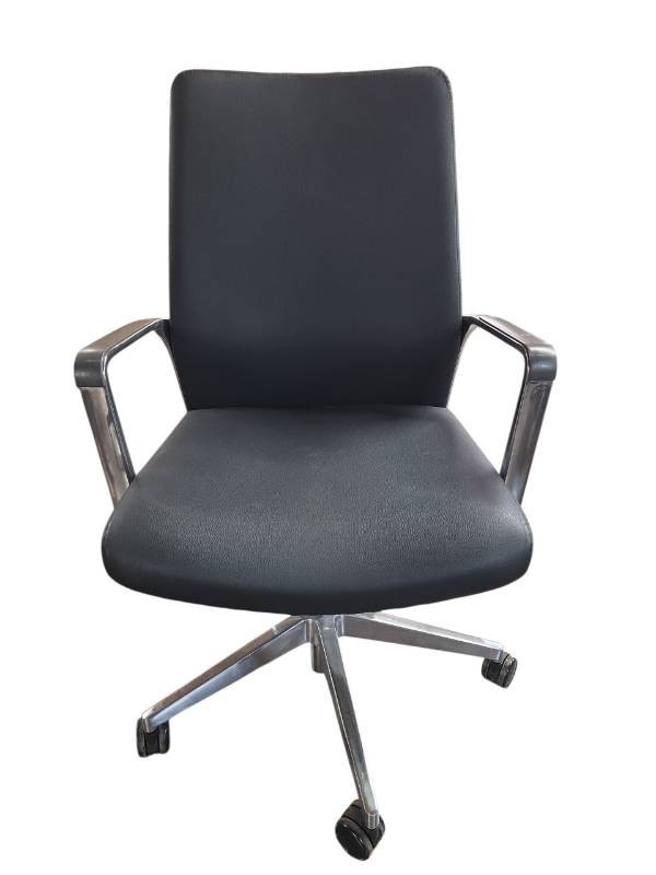9 to 5 Seating Mila Executive Leather Office Chair Retail $976