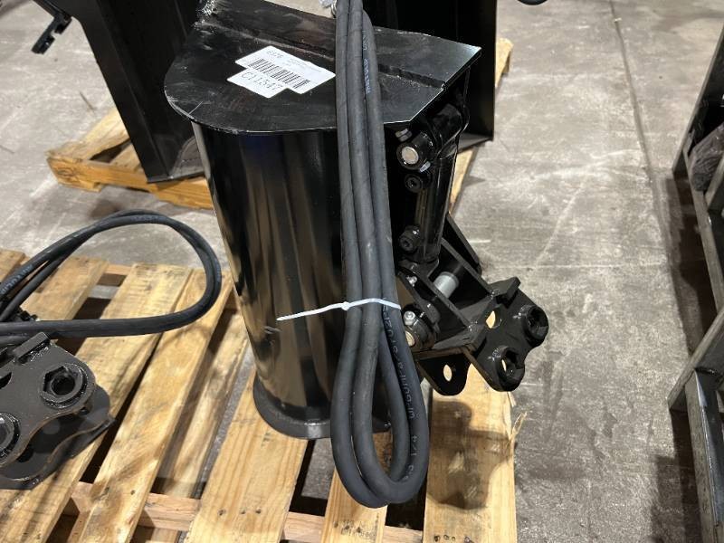 FUTURE Tilting Excavator Bucket, 24 Inch