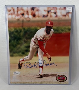 Bob Gibson autographed 8x10 inch baseball photo with JSA authentication