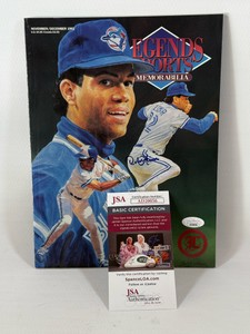 Roberto Alomar autographed magazine with JSA authentication baseball